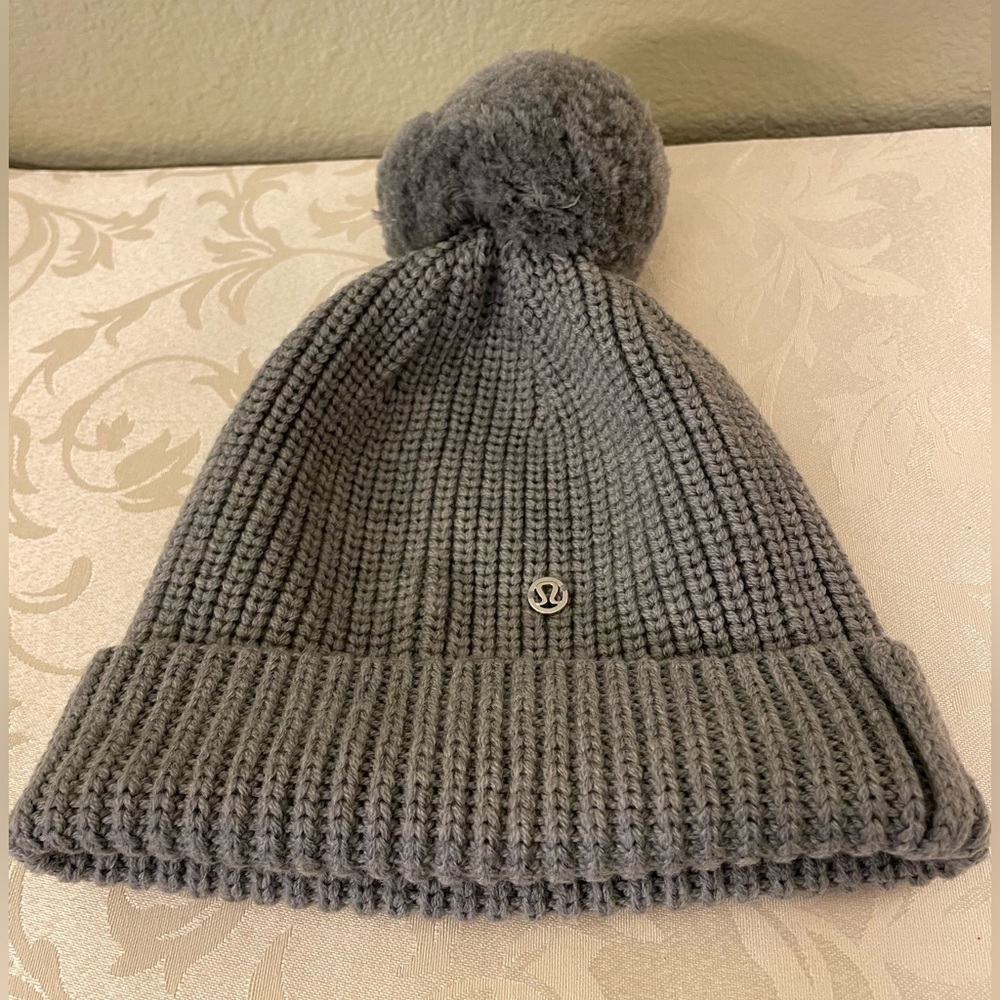 NWOT Lululemon Gray Merino Wool Beanie With Pom. New Never Worn.